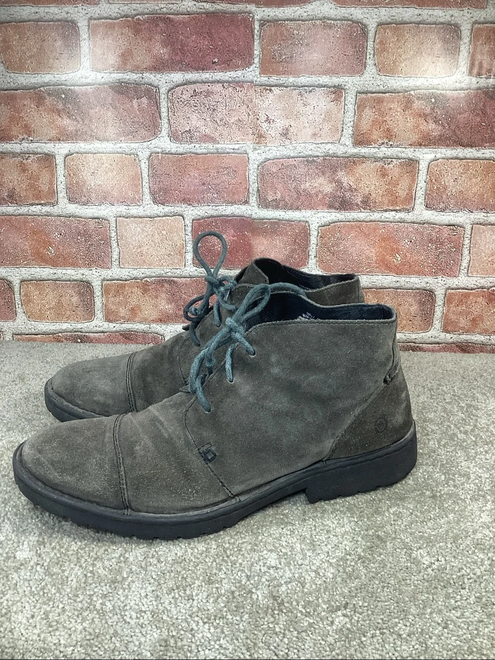 Born Men’s Ryker chukka boots size 10.5